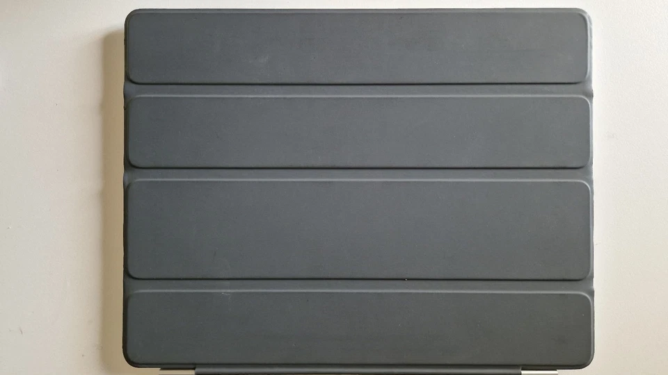 Apple iPad 2 16GB, WLAN, 24,64 cm, (9,7 Zoll) - Silber - Bild 1 von 3