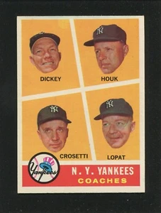 #465 Yankees Coaches w/BILL DICKEY - 1960 Topps: EX-MT to EX-MT+, 241876 - Bild 1 von 3