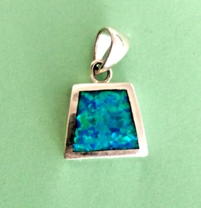 ~ VINTAGE / With OPAL STONE - Large Pendant / PRE OWNED / NEW - Picture 1 of 6