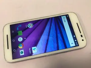 Motorola Moto G 3rd Gen XT1541 8GB White (Unlocked) Android 6.0 Smartphone - Picture 1 of 8
