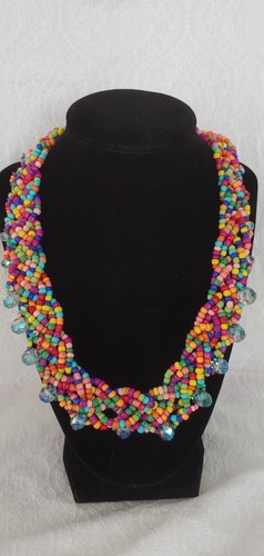 VETEMENTS Collana di perle di semi intrecciate multicolore Jules con perline sfaccettate AB