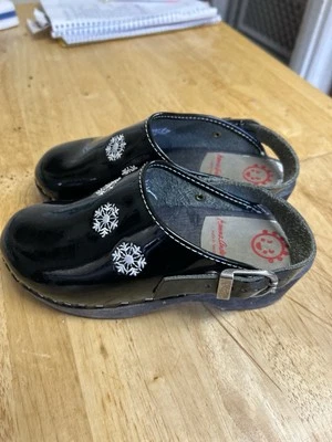 Zuecos Hanna Andersson charol copo de nieve negro talla 1 Foto 1 de 4