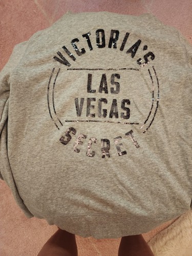 UNDERCOVER Felpa con cappuccio Victoria Secret Las Vegas paillettes M nuova con etichetta