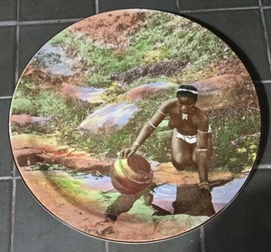 Vintage Royal Doulton afrikanische Serie Mädchen am Wasserloch 10" dekorativer Teller - Bild 1 von 2