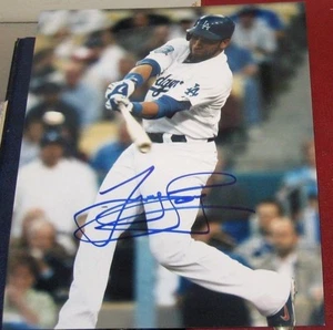 James Loney Los Angeles LA Dodgers SIGNED 8x10 Photo COA Autographed Baseball - Picture 1 of 1
