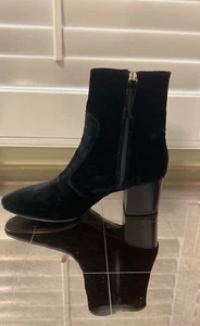 TOPSHOP Black Velvet Ankle Boot w/ Block Heel Size 39 - Picture 1 of 8