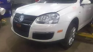 Compresor de aire acondicionado JETTA 2.0L 09 10 11 12 13 14 - Imagen 1 de 11
