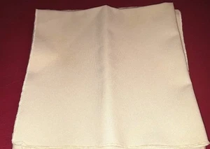 Vier weiße cremefarbene Servietten mit Perlenrand Rand Polyestermischung 18" quadratisch neu - Bild 1 von 4