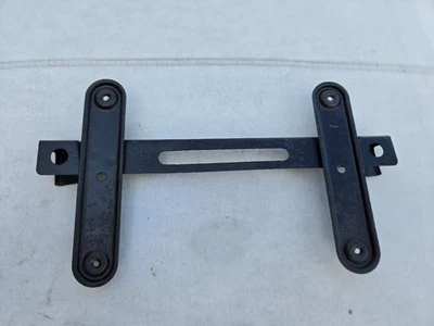 Хороший б/у кронштейн для переднего номерного знака Porsche 911 912 914 91170105300 - Изображение 1 из 4