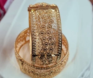 22k gold plated kara with screws that open and size 2.6,2.8,2.10 - Picture 1 of 6