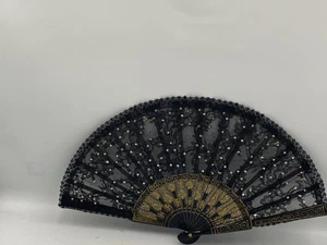 PRETTY VINTAGE LACE LEAF FOLDING HAND FAN (314) - Picture 1 of 9
