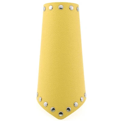 Gothic Armor PU 皮革腕带合金铆钉装饰中世纪护腕 — 第 1/4 张图片