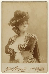 HELEN BERTRAM: COMIC OPERA STAR WHO LIVED A LIFE CHOCK FULL OF SCANDAL - Picture 1 of 3