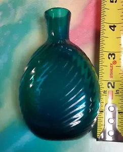 Hand Blown Dk Green Swirl Pattern Molded Glass Flask With Open Pontil Very Nice - Picture 1 of 6