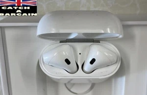 Genuine Apple AirPods (1st Gen) with charging case, A1523 A1722 A1602 (N752) - Picture 1 of 6