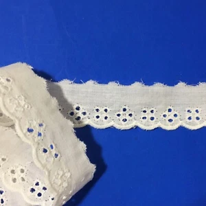 Eyelet Lace Trim Edging Vintage Embroidered Lace Trim 1" White 15 yds W357 - Picture 1 of 2