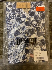 Women “Duluth” blue/white w/floral design button up shirt . Size 1X    Reg.$6450 - Picture 1 of 2