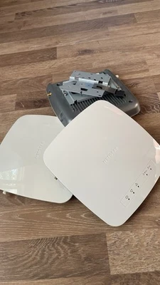 Netgear ProSAFE WAC720 Access Point Dual Band - Ottime condizioni, confezione da 3 pezzi - Immagine 1 di 4