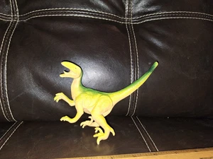 Grüner Velociraptor Dinosaurier Raptor Figur Spielzeug 5" groß 7" lang Vintage 1990er - Bild 1 von 1