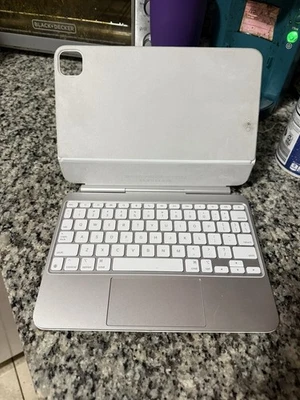 Magic Keyboard for iPad Pro 11‑inch (M4 M5) - US English - White - Image 1 of 4