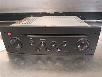 AUTORADIO SPECIFIQUE 8200796837 RENAULT SCENIC II Diesel - Photo 1/3
