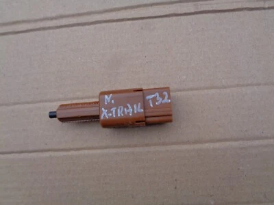 INTERRUPTOR PEDAL EMBRAGUE NISSAN X-TRAIL T32 2014-2021 #NXT 402 Foto 1 de 3