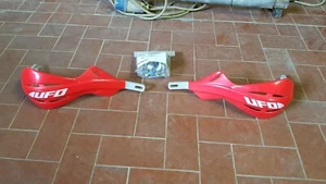 UFO PARAMANI CHIUSI OKLAHOMA UNIVERSALI ROSSO PM01611 CON RINFORZO IN ALLUMINIO - Foto 1 di 3