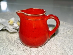 jarra de leche roja cerámica jarra de crema vajilla alfarería - Imagen 1 de 4