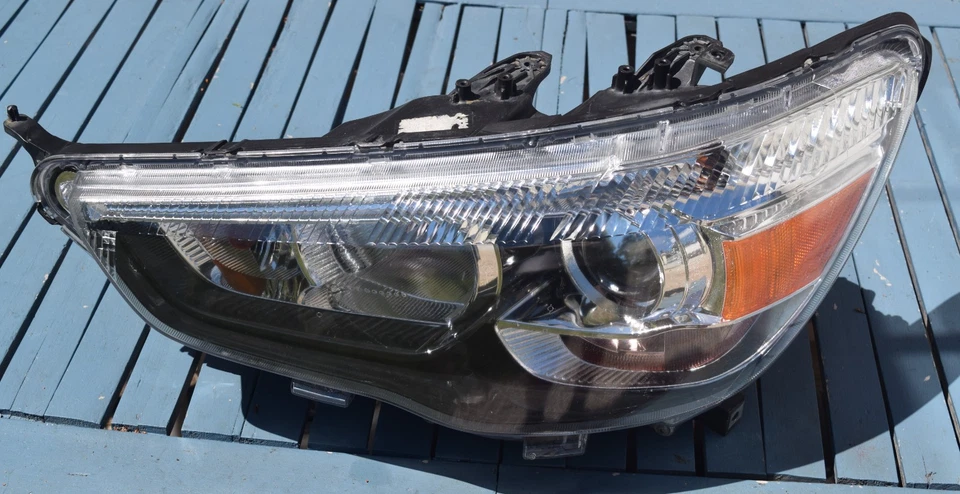 OEM 2014 2015 2016 2017 2018 Mitsubishi Outlander Sport Xenon Left Headlight - Image 1 of 4