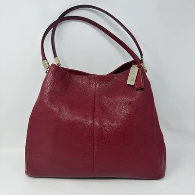Bolso de hombro Coach Madison Phoebe 26224 de cuero granulado suave dorado rojo vino Foto 1 de 4
