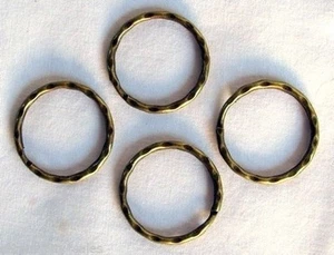 100 KEY RINGS ~ 25 - 28mm 1" Split Ring ~ Hammered ~ ANTIQUE BRASS ~ SteamPunk - Picture 1 of 1