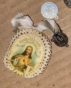Catholic Antiques Cross Pendant Crucifix Scapular Prayers Fast Shipping - Picture 1 of 6