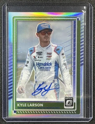 KYLE LARSON 2025 PANINI DONRUSS NASCAR OPTIC #53 HOLO PRIZM AUTO - Image 1 of 2