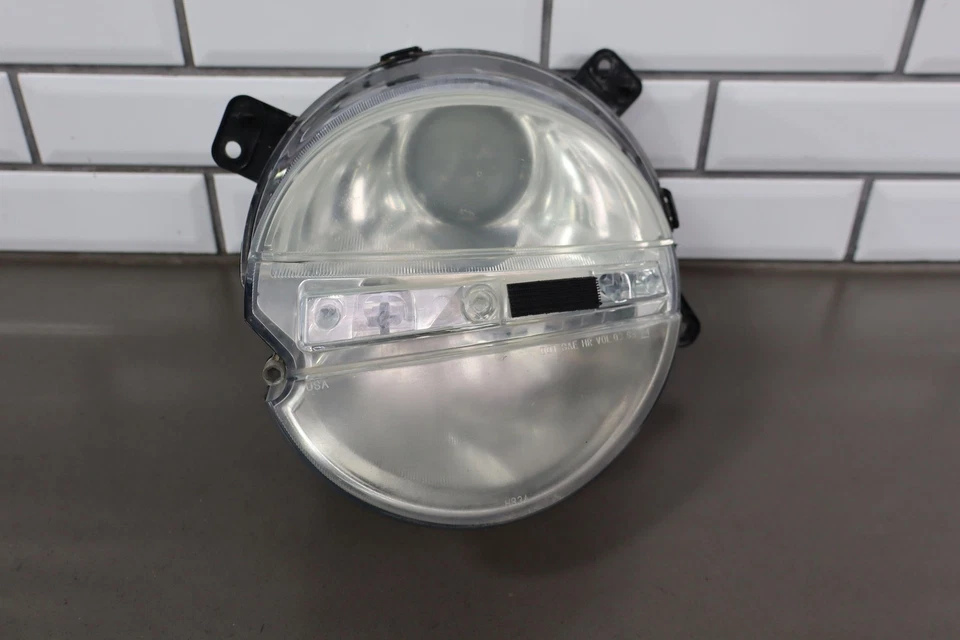 Lámpara de faro izquierdo para conductor Chevy SSR 2003-2006 OEM Foto 1 de 4