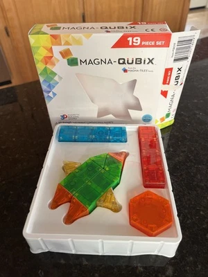 Magna Qubix Magnetic Play 3D Building Toy Set 19 piece Complete set ROCKET SHIP - Image 1 of 3