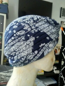 LADIES JERSEY TURBAN / HAT PAISLEY PRINT HEAD White. - Picture 1 of 2