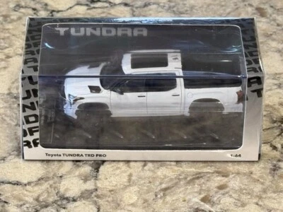 GCD LP DiecastTalk Exclusivo 2024 Toyota Tundra TRD Pro Truck Ice Cap Blanco 1/64 Foto 1 de 4