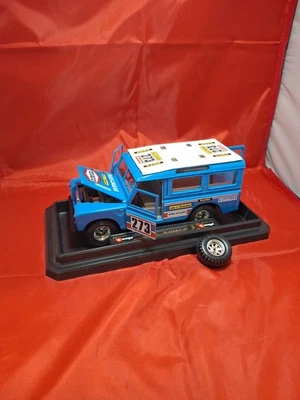 Burago - Land Rover LWB Serie 3 109 - París - Dakar Rally Safari - 1/24 Foto 1 de 4