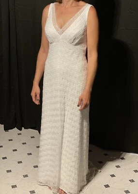 Vestido de novia Watters totalmente con cuentas de encaje blanco Foto 1 de 4