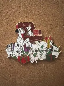 Disney Pin - LE 750 Disney Shopping - Family Christmas Jumbo - Picture 1 of 1