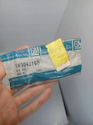 Volante de drenaje de radiador para camioneta Chevrolet K1500 92 93 GMC PB3500 Foto 1 de 2