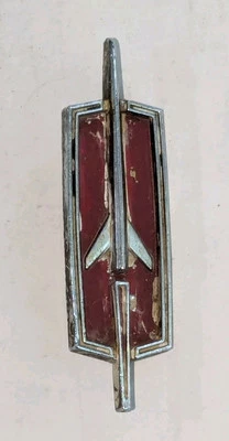 Oldsmobile Cutlass Supreme 1973 emblema de tapa de maletero Foto 1 de 4