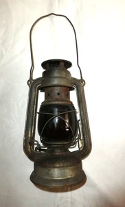Uralte Petroleumlampe BAT No 158 Glas rot dunkelrot Sturmlaterne Made in Germany - Picture 1 of 15