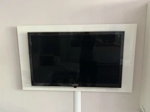Zum Verkauf ist ein Samsung Fernseher 42 Zoll in gutem Zustand. - Bild 1 von 2