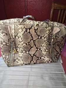 Bolso de Mano G.I.L.I Python Serpiente Cuero Repujado Expandible Nuevo Sin Etiquetas Súper Limpio ¡Precioso! - Imagen 1 de 16