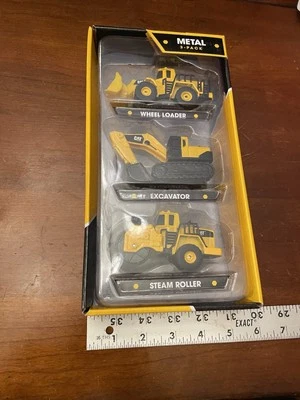 CAT 金属和塑料 3 件装轮式装载机,挖掘机,蒸汽滚轮 全新带盒 — 第 1/4 张图片