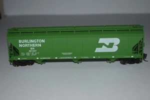HO Scale Athearn Burlington 3-Bay Covered Hopper 481237 C54530 - Picture 1 of 2