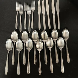 22 PCs “Mardi Gras" Silco Stainless International Silver USA Flatware - Bild 1 von 6
