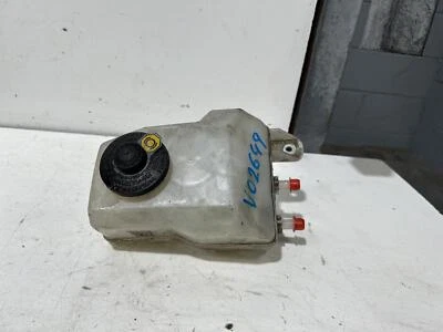 Toyota Prius Master Cylinder Reservoir NHW20 10/2003-04/2009 - image 1 of 4