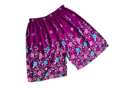 Pantalones Cortos Ligeros De Colección Púrpura Floral Cintura Alta Elástica Talla Mediana Foto 1 de 3